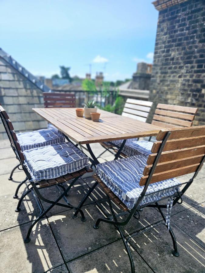 Cityscape Haven: 1 Bedroom Apartment With Terrace And City View ボーンマス エクステリア 写真
